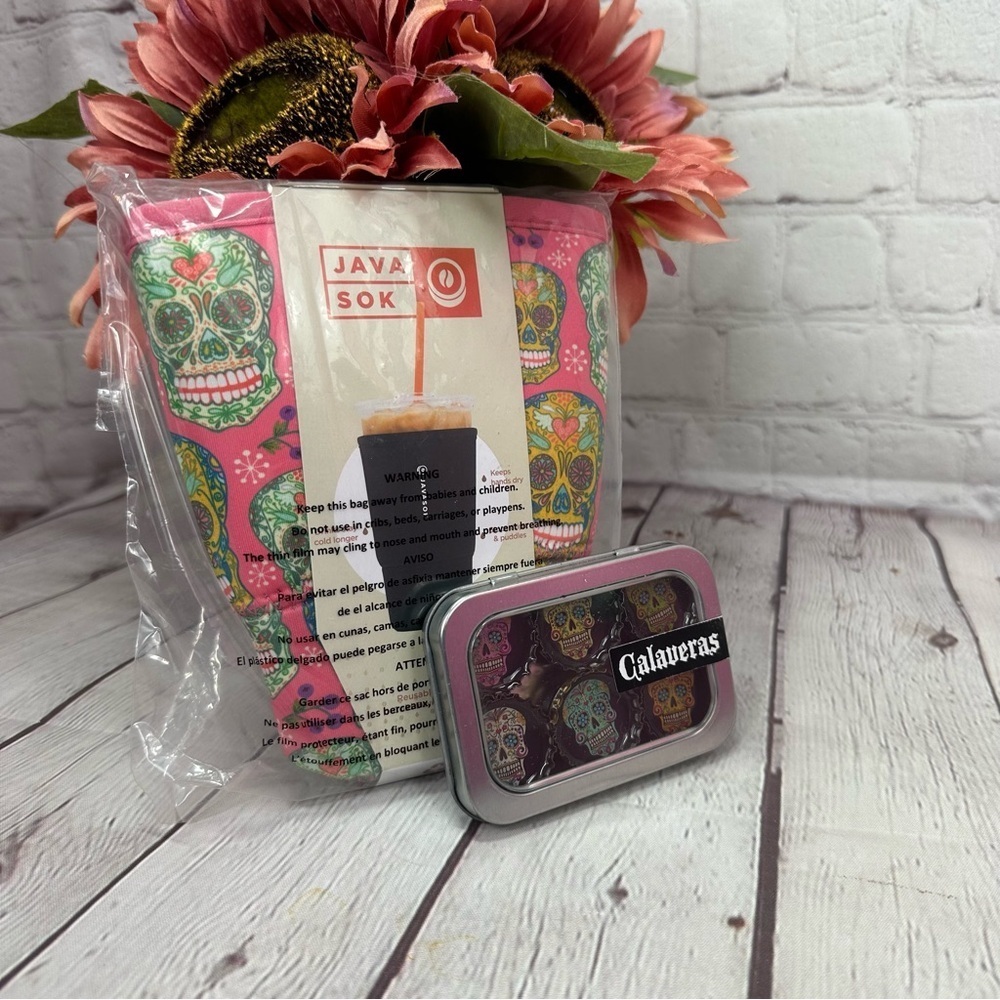 NWT boutique Java Sok Sugar Skull Cup Sleeve & coordinating magnet set